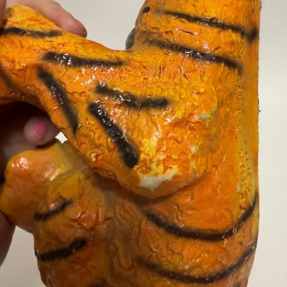 Vintage Large Resin Tiger Figurine – Retro Jungle Cat Décor -‎ not a toy